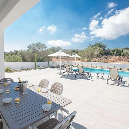 Villa Kylee Aq Ccv5 * Protaras