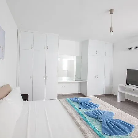 Villa Kylee Aq Ccv5 * Protaras