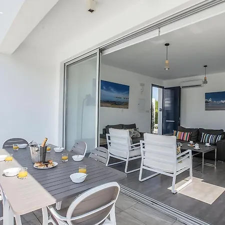 Villa Kylee Aq Ccv5 Protaras