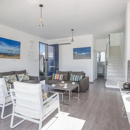 Ochosto Loux - Fabulous 5 Bedroom With Private Pool