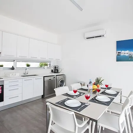 Ochosto Loux - Fabulous 5 Bedroom With Private Pool Villa Protaras